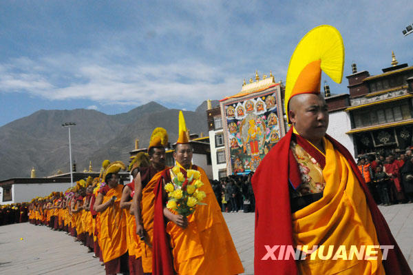 西藏昌都舉行迎請強巴佛大型佛事活動[組圖]