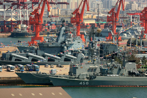 多國海軍艦艇參加中國海軍建軍60周年紀念活動