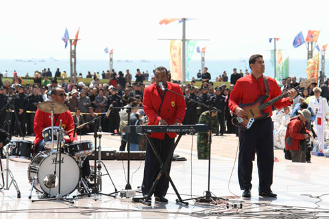 多國海軍樂手同臺演藝 慶祝我國海軍成立60周年