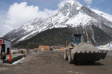 墨脫公路新改建工程正式開工建設