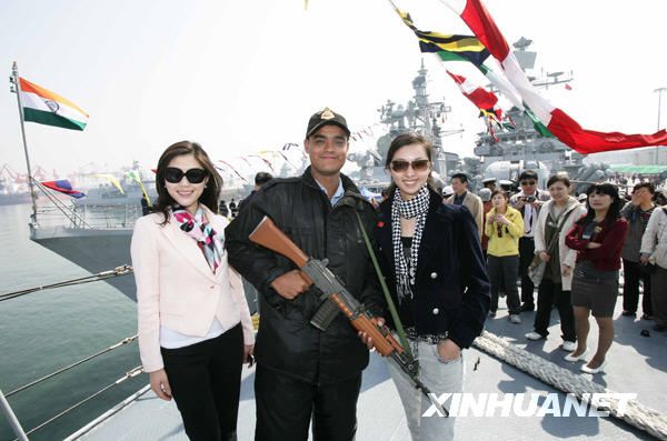 多國軍艦向公眾開放[組圖]