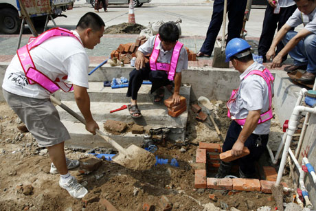 海口道客新村水源污染致43人腹瀉 目前全村已接通安全水源