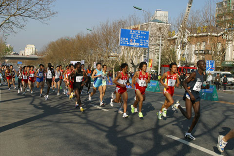 第23屆大連國際馬拉松鳴槍開賽