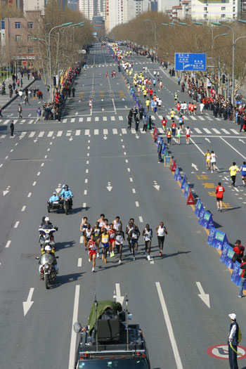 第23屆大連國際馬拉松鳴槍開賽