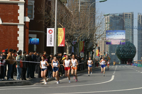 第23屆大連國際馬拉松鳴槍開賽