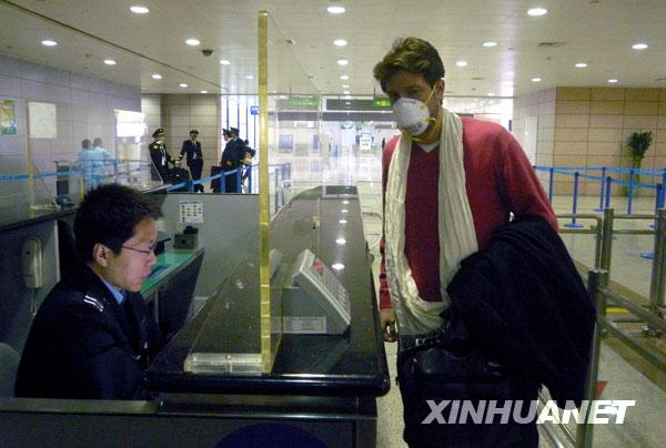 各地口岸嚴防豬流感[組圖]