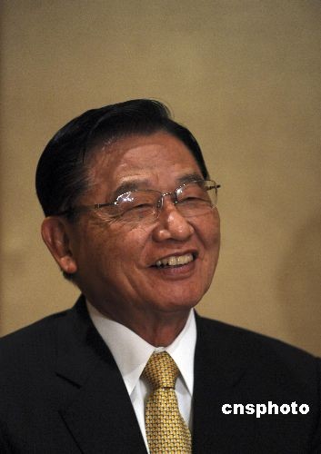 江丙坤突辭海基會(huì)董事長：“適當(dāng)時(shí)機(jī) 揮手告別”