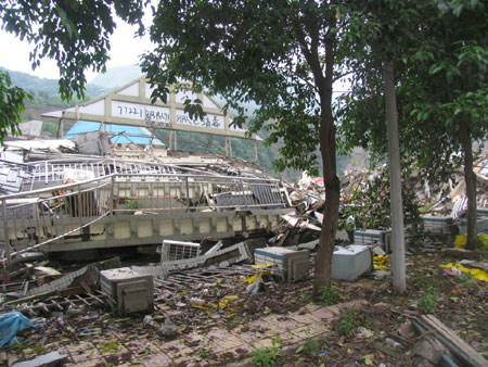 震撼！地震一周年前夕訪問(wèn)北川老縣城（組圖）