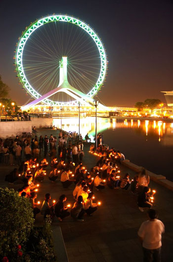 四川天津心手相連 逝者安息 生者堅強