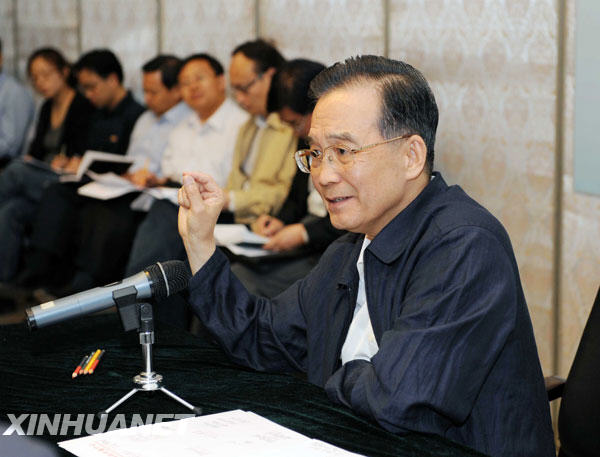 溫家寶看望京確診甲型H1N1流感患者和醫護人員