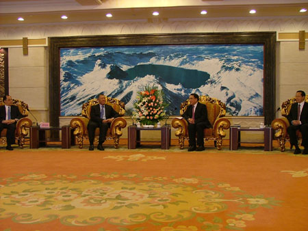 何厚鏵率團考察吉林 吉澳合作譜新篇