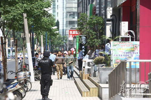 上海市區(qū)發(fā)生槍擊事件 一男子連中兩槍(圖)