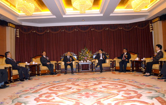 東航與云南省政府簽訂《戰略合作協議》金孔雀將重新飛上藍天