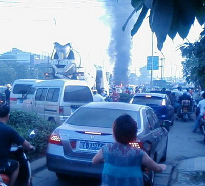 成都一公交車發生燃燒 已25人遇難