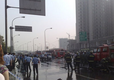 成都一公交車發生燃燒 已25人遇難