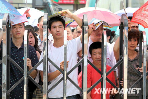 高考首場結束后[組圖]