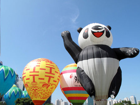 第三屆海口熱氣球節拉開帷幕 市民親身體驗熱氣球