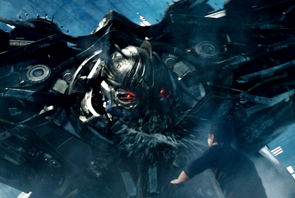 《變形金剛2》精彩劇照[組圖]