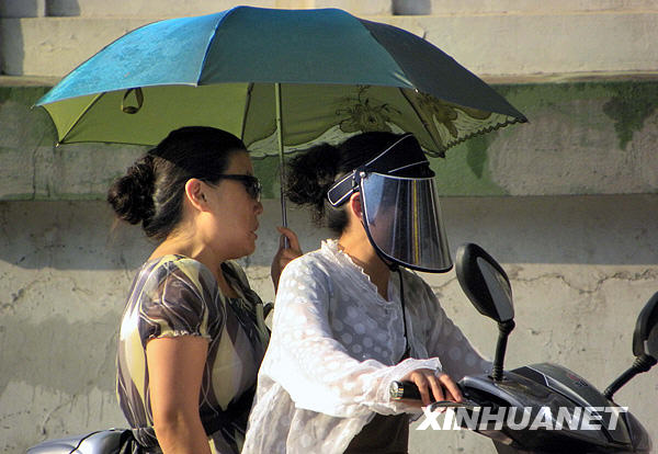 熱浪席卷全國17省市 多地區(qū)高溫超40℃(圖)