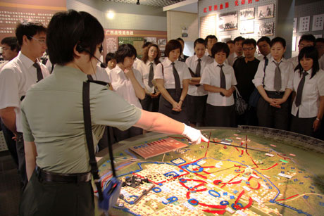 錦州銀行組織黨員干部走進軍營過黨日