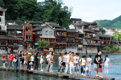湘西鳳凰迎來旅游高峰[組圖]