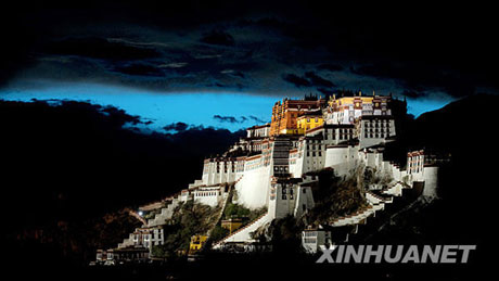 布達(dá)拉宮七月美如畫(huà)[組圖]