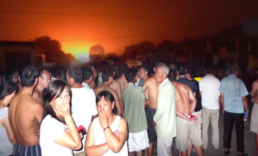 河南洛陽一化工廠發(fā)生爆炸 數(shù)百群眾受傷(圖)