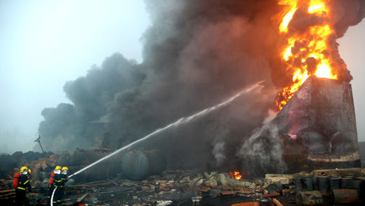 河南洛陽一化工廠發(fā)生爆炸 數(shù)百群眾受傷(圖)