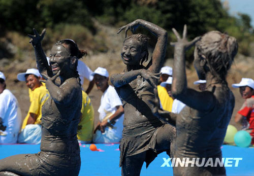 夏日海泥狂歡[組圖]