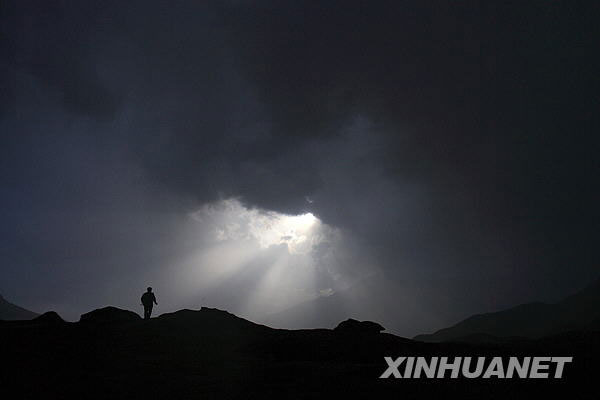 美麗的夏季草場(chǎng)[組圖]