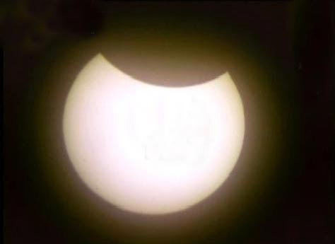 組圖：我國(guó)境內(nèi)出現(xiàn)日食景觀