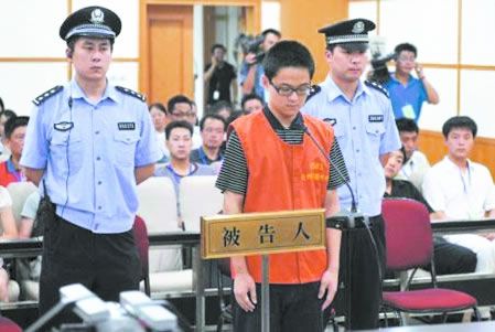 網友懷疑杭州飆車案疑犯被拘時已是替身(圖)