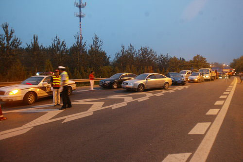北京東五環交通事故已造成7死1傷 交通已經恢復