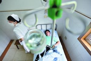 瀏陽鎘污染又1名官員停職 當(dāng)?shù)胤裾J(rèn)村民斷糧