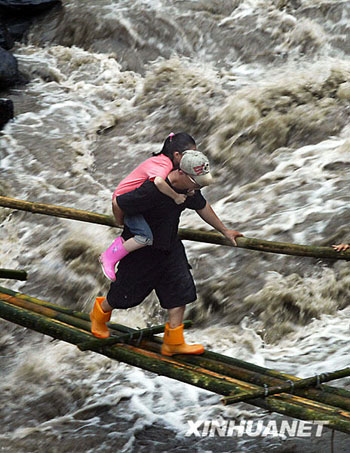 南臺灣重災區六龜鄉見聞[組圖]