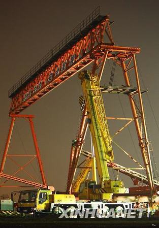 京滬高鐵施工區一龍門塔吊倒塌致4死2傷