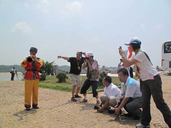 [記者手記]在老區(qū)精神感召下可愛可敬的同行們