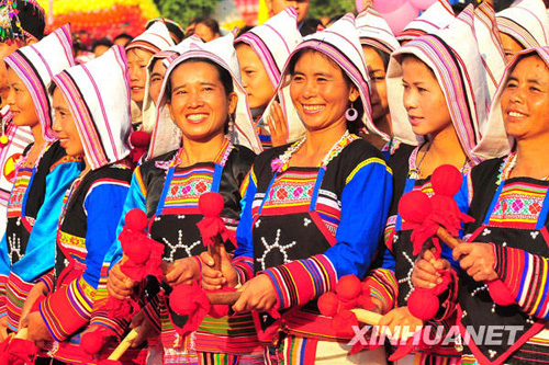 大力扶持少數民族地區發展綜述：在黨的陽光照耀下