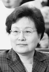 監(jiān)察部部長馬馼談查案防腐：交一本明白賬