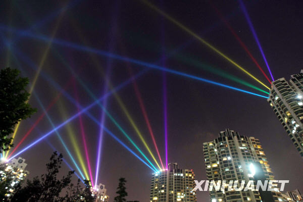 上海蘇州河“國慶燈光”調試[組圖]
