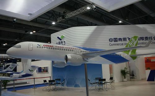 國產大客機外形樣機亮相 2016年交付使用(圖)