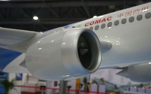 國產(chǎn)大客機(jī)外形樣機(jī)亮相 2016年交付使用(圖)