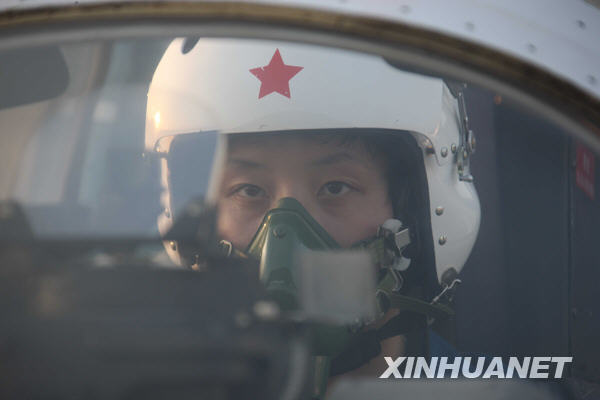 國慶60周年閱兵方陣中有三支“娘子軍”[組圖]