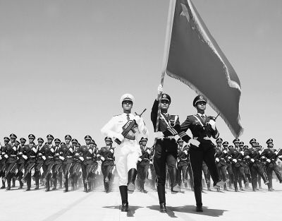 國慶閱兵將展示56個方(梯)隊52型裝備