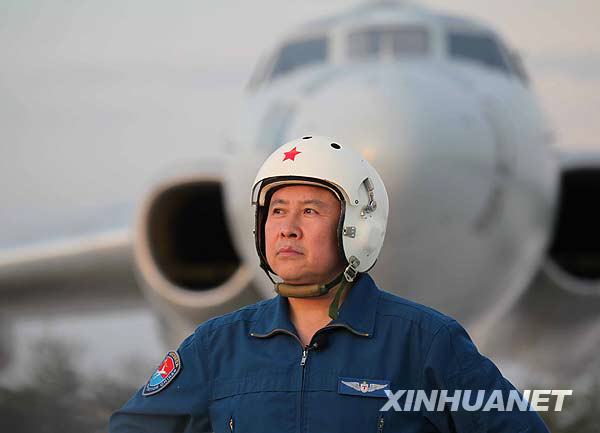 空中12個(gè)梯隊(duì)帶隊(duì)長機(jī)[組圖]