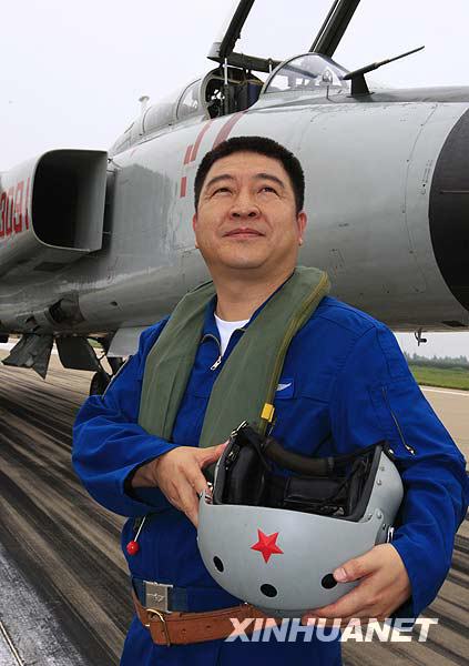 空中12個梯隊帶隊長機[組圖]