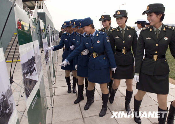 閱兵村里看“閱兵”[組圖]