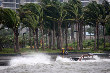 “凱薩娜”來勢洶涌 海南經受風雨洗禮(圖)