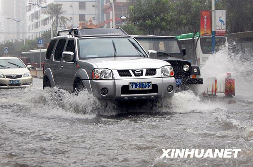 熱帶風暴“芭瑪”12日9時50分在海南萬寧龍滾登陸[圖]