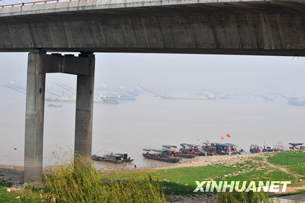 洞庭湖出現歷史罕見低水位